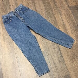 Vintage High-Rise Button-Fly Jeans in Medium Blue Barrel Type Fit Tapered Ankle
